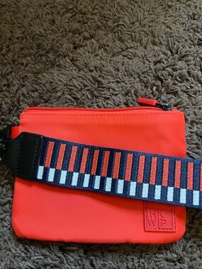 IHKWIP wristlet